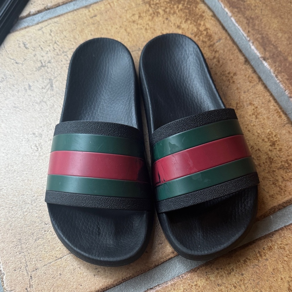 Authentic Gucci Black rubber slides w signature stripe unisex